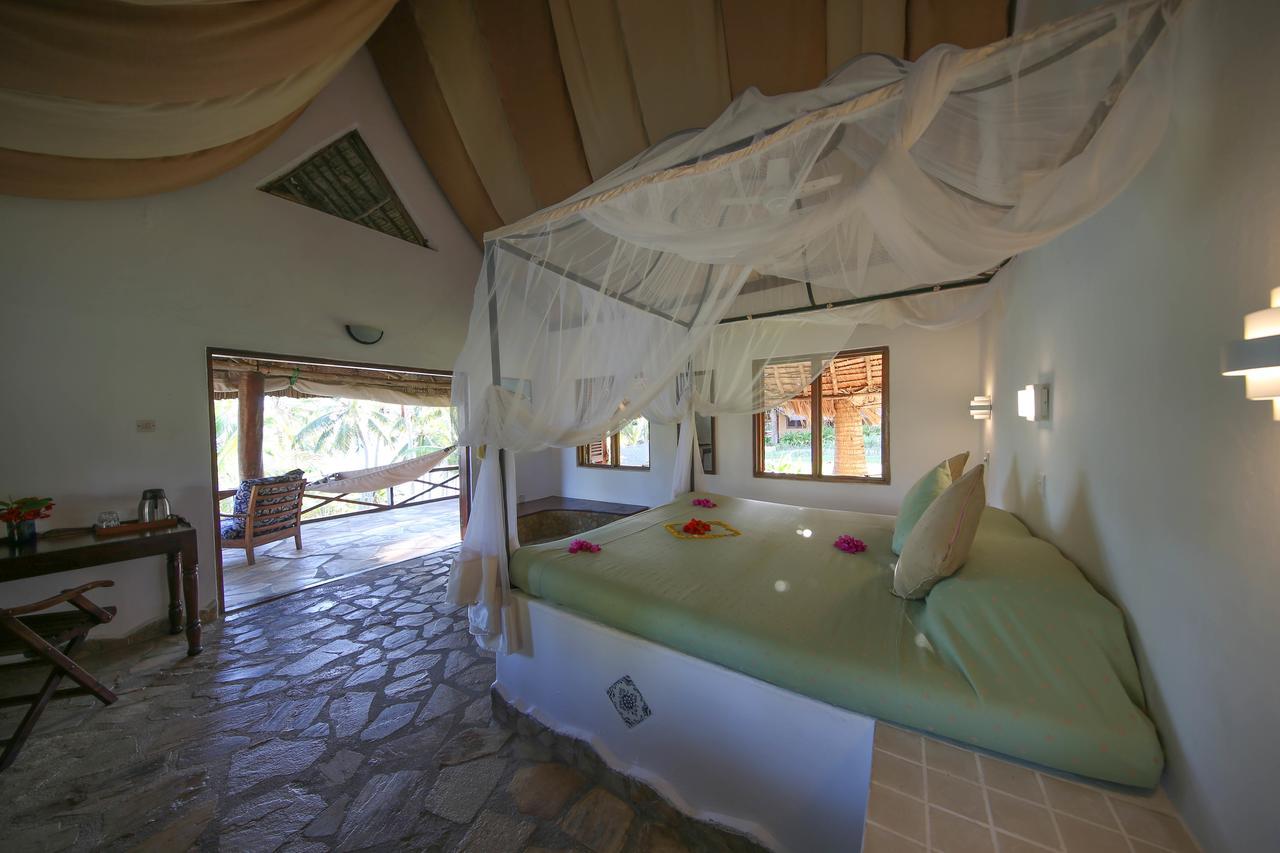 Kinasi Lodge Utende Exterior foto