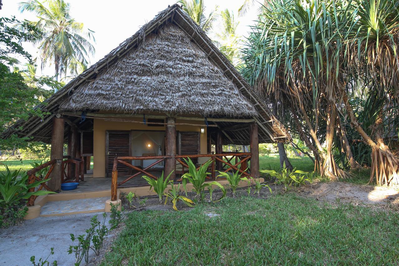 Kinasi Lodge Utende Exterior foto